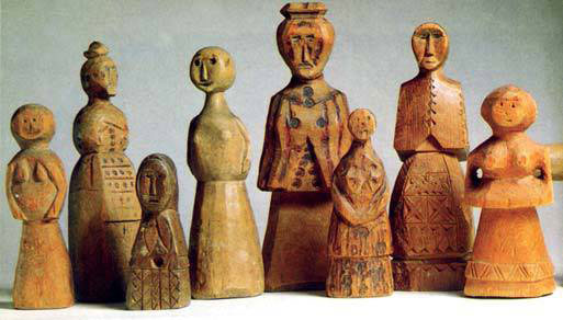 Деревянная кукла одна из первых игрушек впр. Древние игрушки. Древние деревянные игрушки. Деревянная кукла. Первая деревянная кукла.