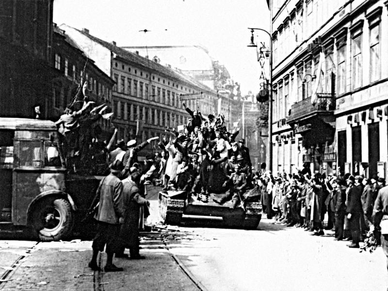 Пражское восстание 1945. Освобождение Праги 1945. Восстание в Праге 1945. Освобождение Чехословакии в 1945. РОА освобождение Праги.