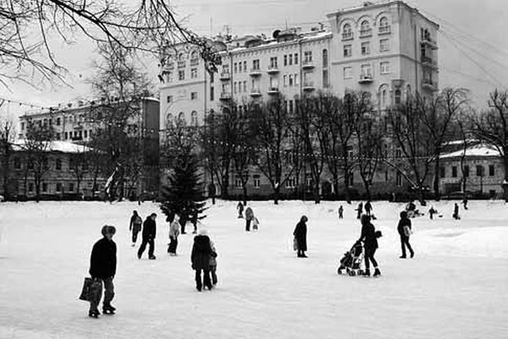 Каток на бульваре. Каток на чистых прудах. Каток на Чистопрудном бульваре. Чистопрудный бульвар Москва каток. Чистопрудный б-р, 12 каток.