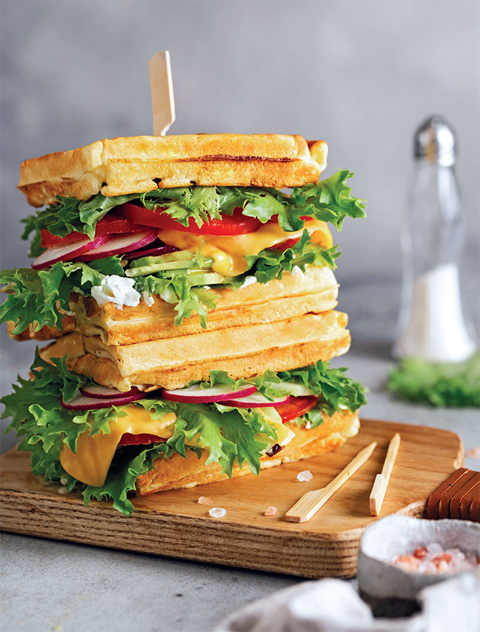 Клаб сэндвич слои. Сэндвич ветчина сыр. Сэндвич слои. Сэндвич чикен клаб. Клаб сенд сэндвич.