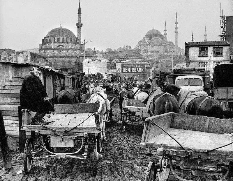 Город воспоминаний. Ара Гюлер фотография Орхан памук. Стамбул город воспоминаний картинка.